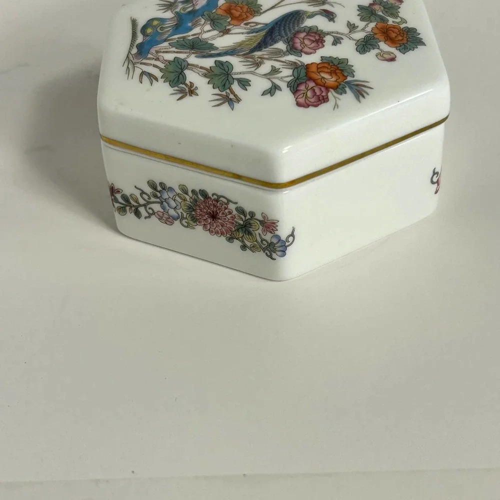 Wedgwood wedgewood bone